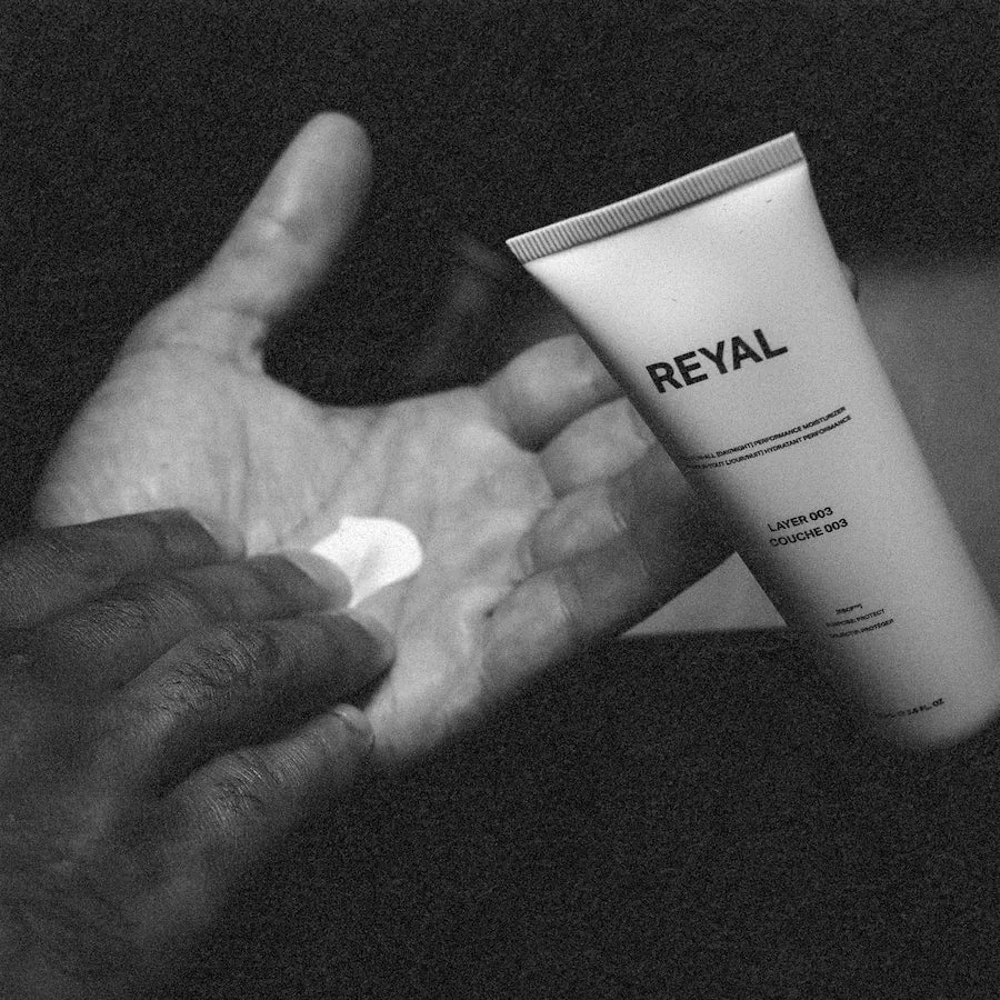 ESSENTIAL SKINCARE KIT