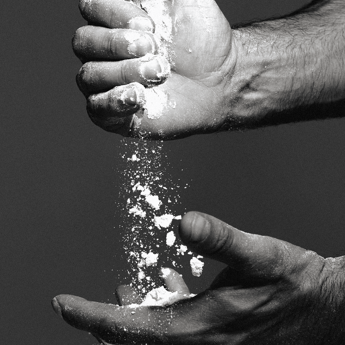 5-IN-1 REYAL WHEY PROTEIN FORMULATION [VANILLA] being poured from one hand to another.